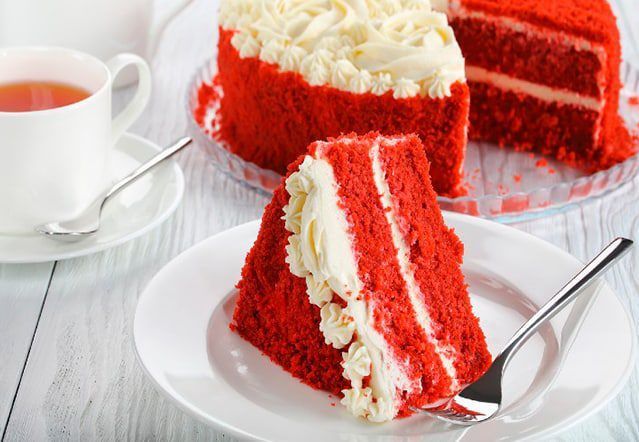 Exquisita Red Velvet Cake Artesanal - Angela Moreno Repostería, pasteles personalizados en Barcelona. Red Velvet Cake de terciopelo rojo con glaseado de queso, tarta de chocolate en Barcelona. Angela Moreno Repostería, pasteles personalizados en Barcelona.