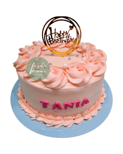 angela-moreno-reposteria-cafe-Barcelona-torta-color-salmón-con-topper-de-happy-birthday-y-nombre-de-fondant-personalizado