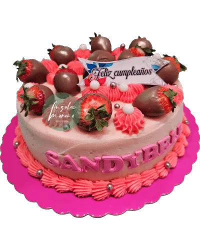 angela-moreno-reposteria-cafe-Barcelona_postre-de-cumpleaños-con-fresas-con-chocolate-y-topper-de-felicidades