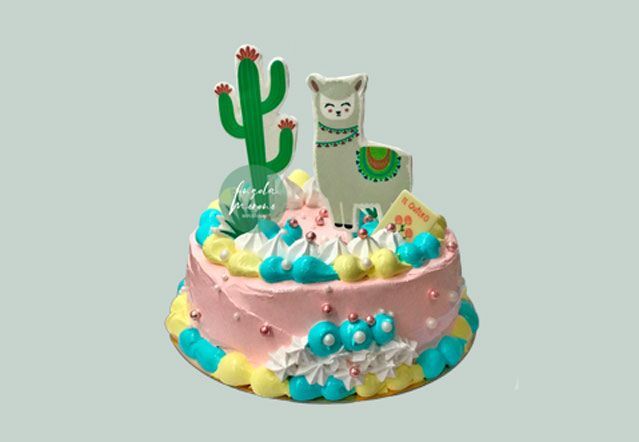 angela-moreno-reposteria-cafe-Barcelona_tarta-decoración-inspiración-peru,-llama-alpaca-cactus,-decoracion-cumple