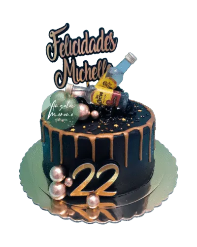 angela-moreno-reposteria-cafe-Barcelona_tarta-negra-y-dorada-con-botellas-pequeñas-decorativas-de-alcochol-22-años