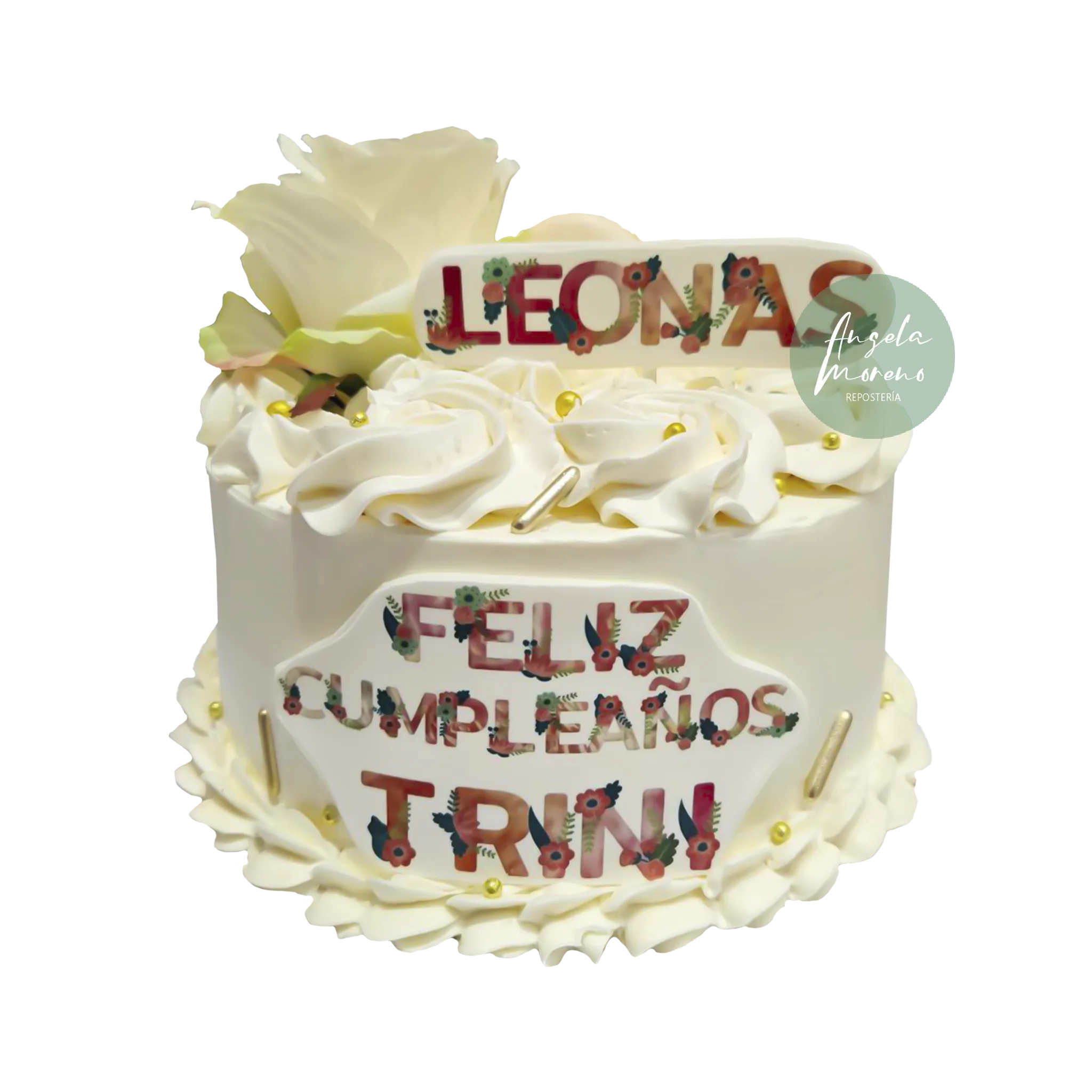 Pastel blanco rosa letras florales Barcelona, tarta elegante sin fondant, pastel para bodas aniversarios, repostería romántica Barcelona, Angela Moreno Repostería, pasteles personalizados en Barcelona.