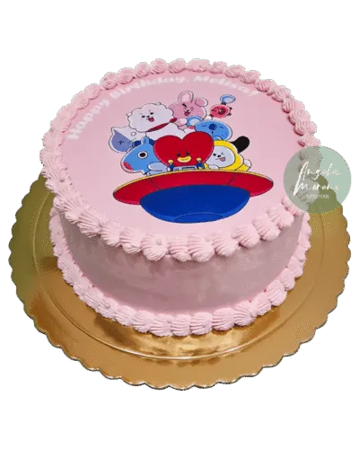 Pastel BT21 personalizado Barcelona, tarta cumpleaños BTS sin fondant, pasteles temáticos K-pop, repostería BT21 Barcelona, Angela Moreno Repostería, pasteles personalizados en Barcelona.